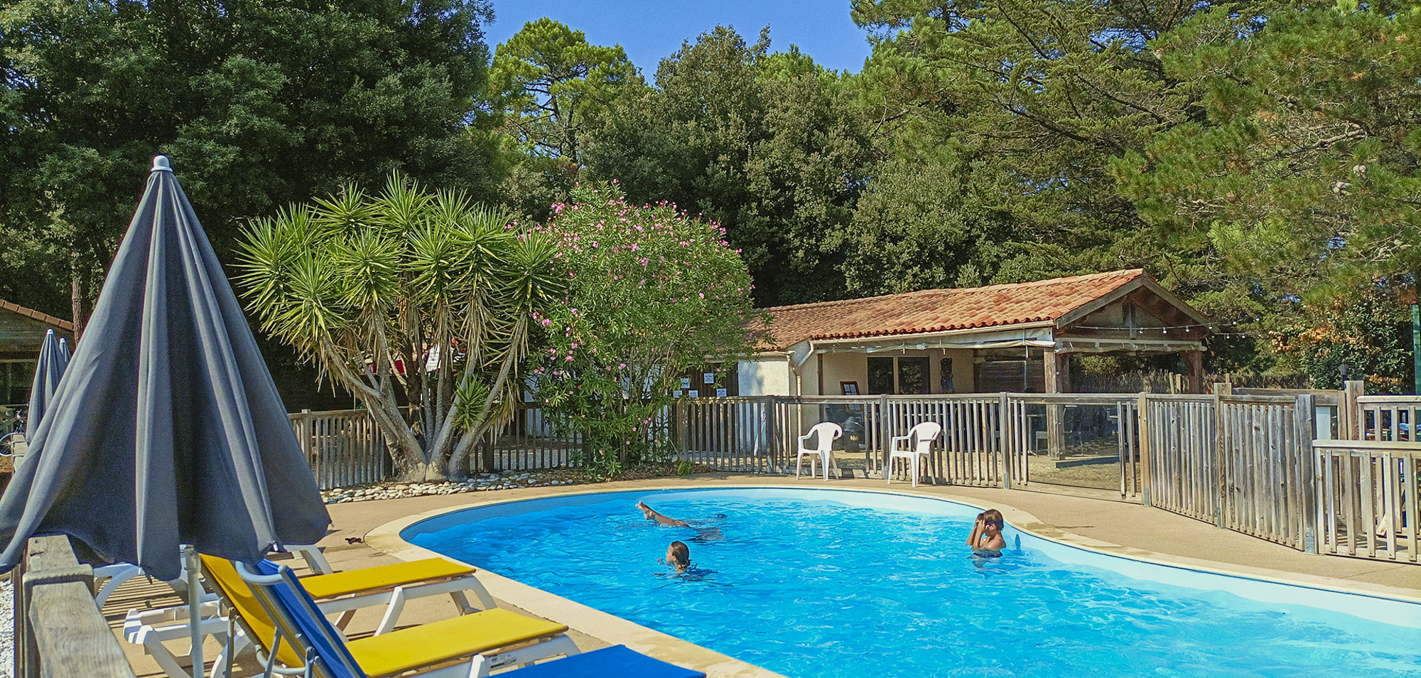 camping-la-campiere-avec-piscine-chauffee