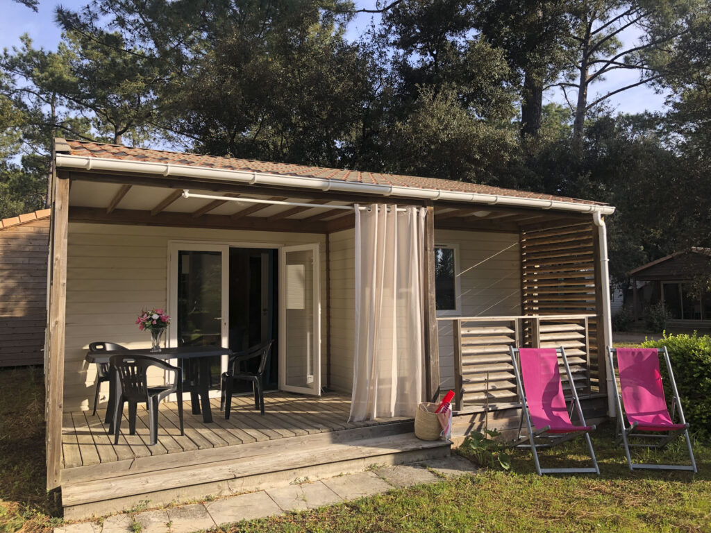camping-la-campiere-chalet-turquoise-A