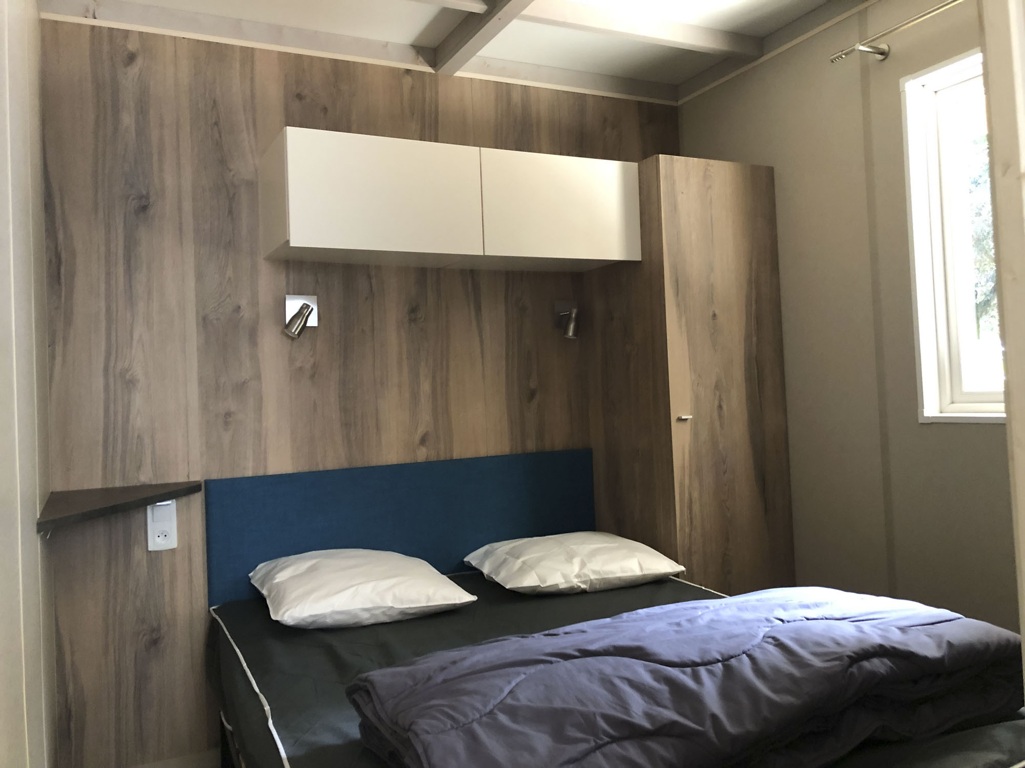 camping-la-campiere-chalet-turquoise-B