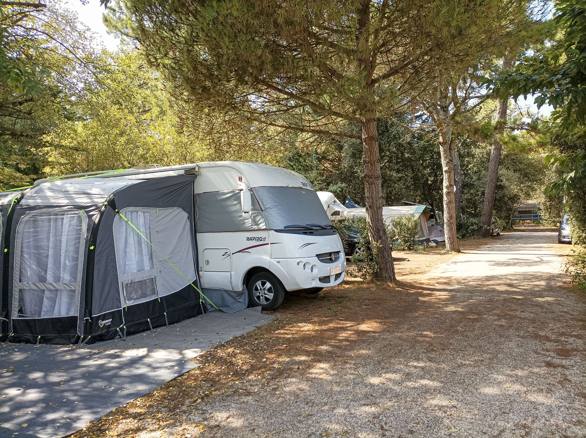 camping-la-campiere-emplacements-espace-jardin